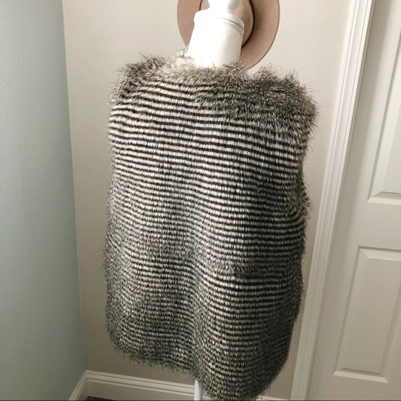DKNYC faux fur vest - Picture 4 of 6